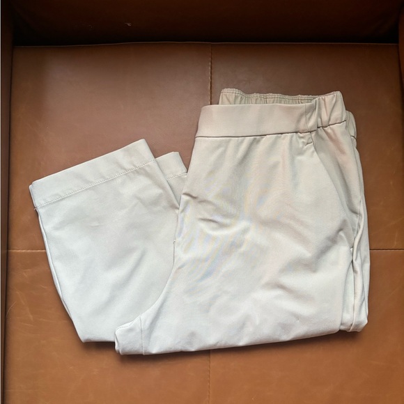 Lululemon Your True Trouser 7/8
Pant in 'Trench' Beige Size 8 - Picture 4 of 4